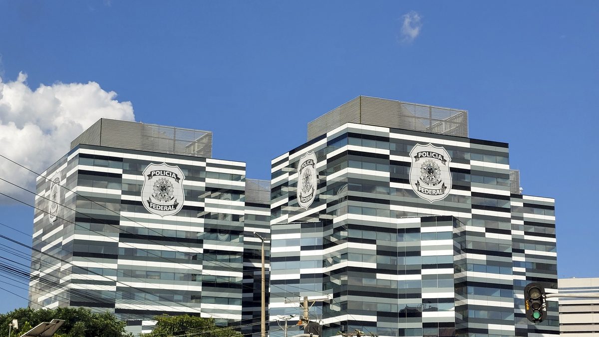 Prédios da sede da Polícia Federal no Setor Comercial Norte, em Brasília, com o brasão da corporação nas fachadas