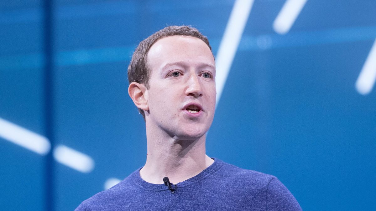 Mark Zuckerberg, fundador e presidente-executivo da empresa dona do WhatsApp, discursa na conferência F8 de 2018