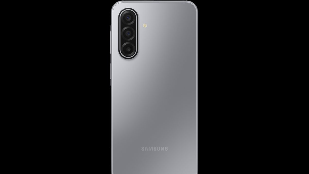 Galaxy A17 5G na cor cinza, visto de costas, com as três câmeras na vertical